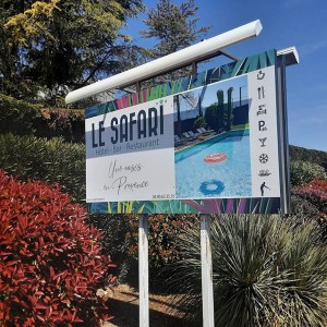impression_panneau_pose__carpentras_avignon_vaucluse_lesafari_hotel_restaurant_ventoux.jpg