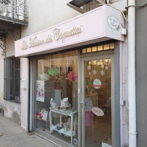 -enseigne-signaletique-maison-des-coquettes-.jpg