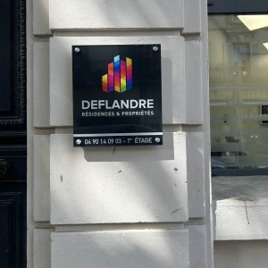 plaque-pro--enseigne-on-vous-voit-de-loin-avignon-immobilier-agence-fabrication-realisation.jpg
