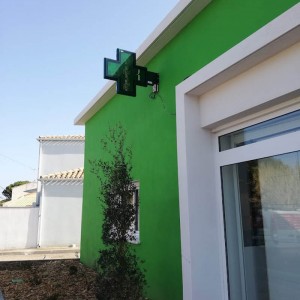 Croix-pharmacie-avignon--enseigne-signaletique.jpg